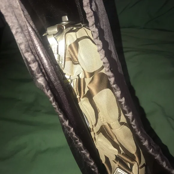 BNWT LARGE COACH SIGNATURE CARLY BABY BLUE INTERIOR - Picture 13 of 14